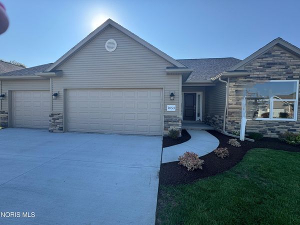 1053 Plum Grove Lane, Toledo, OH 43615