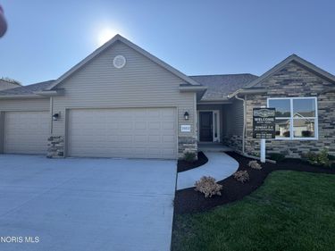 1053 Plum Grove Lane, Toledo, OH 43615