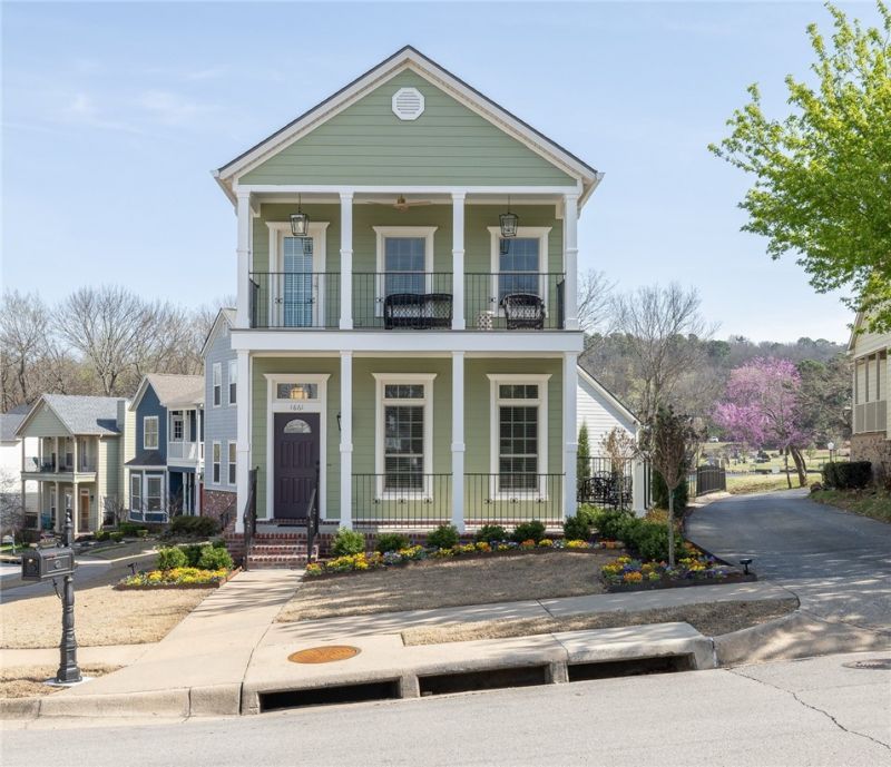 1661 E Cypress Lane, Fayetteville, AR 72703 Main Photo