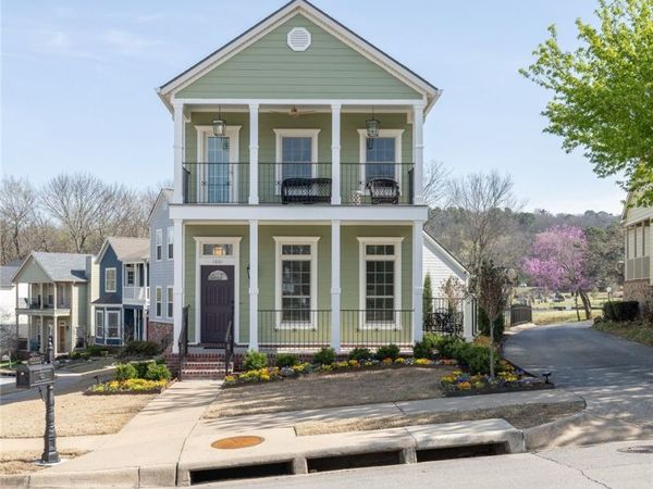 1661 E Cypress Lane, Fayetteville, AR 72703