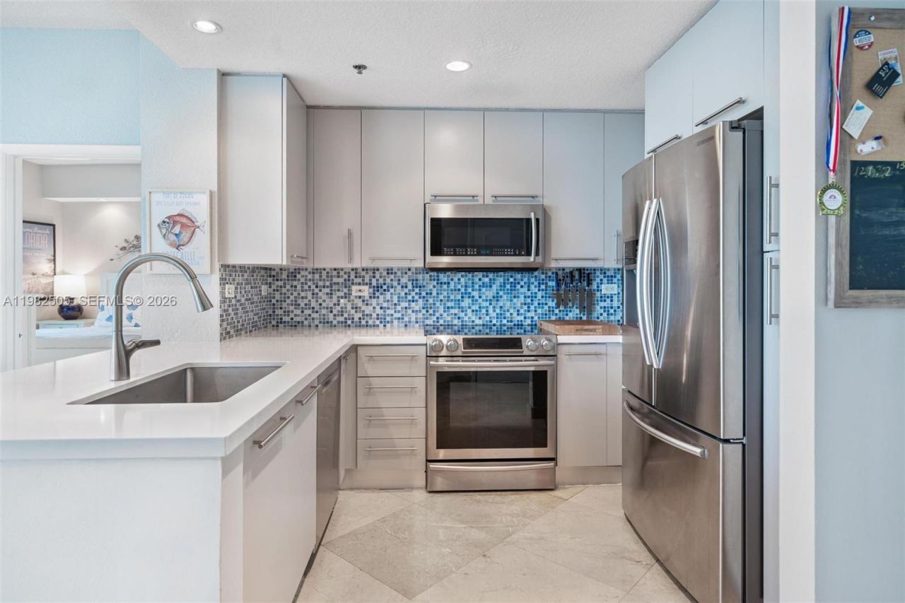 6515 Collins Ave, Unit 1507, Miami Beach, FL 33141 Photo