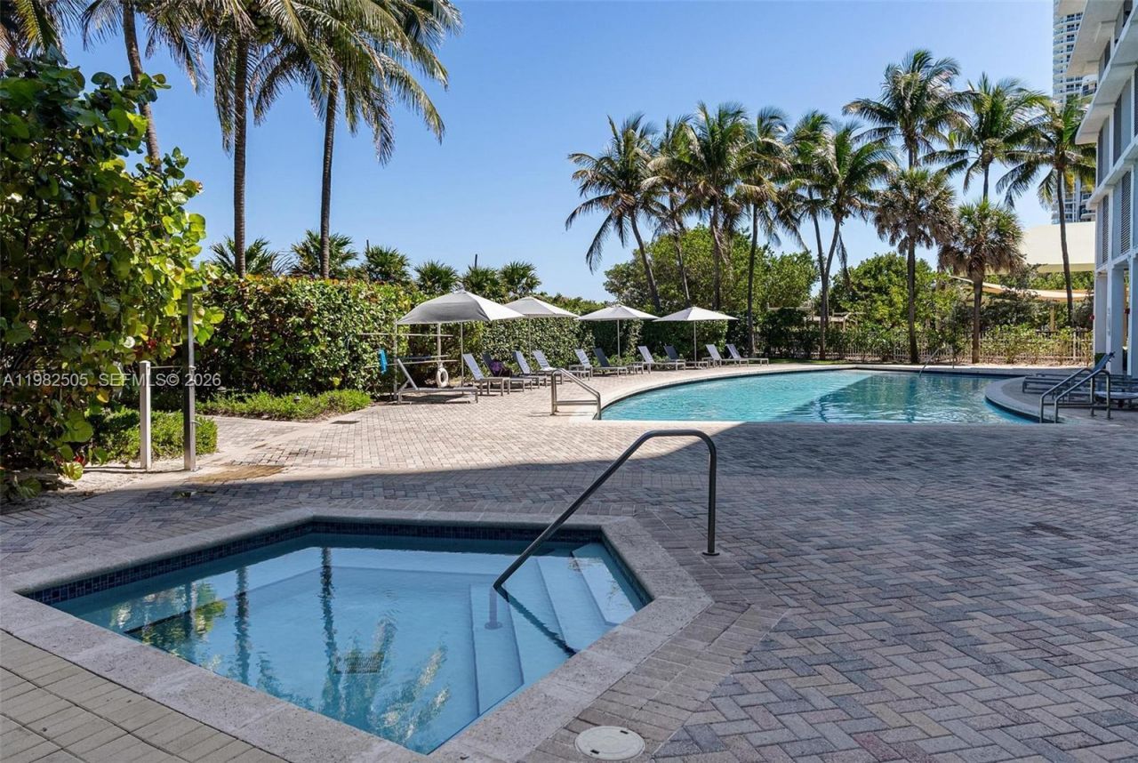 6515 Collins Ave, Unit 1507, Miami Beach, FL 33141 Photo