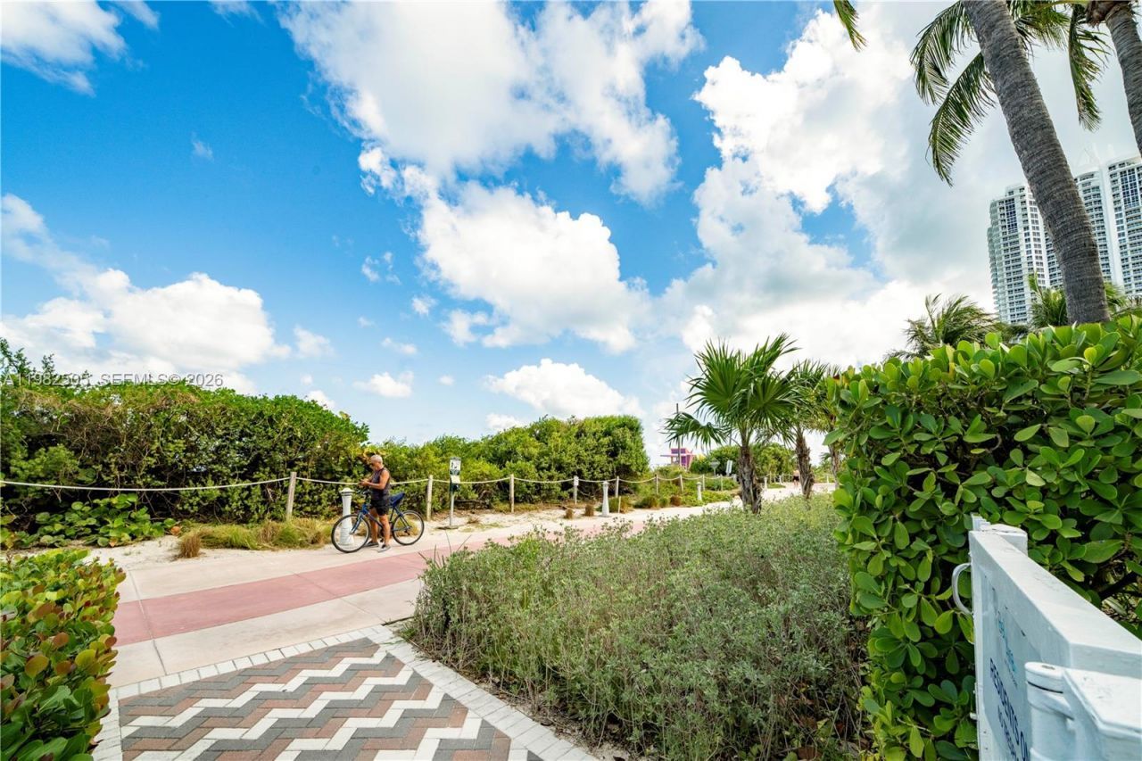 6515 Collins Ave, Unit 1507, Miami Beach, FL 33141 Photo