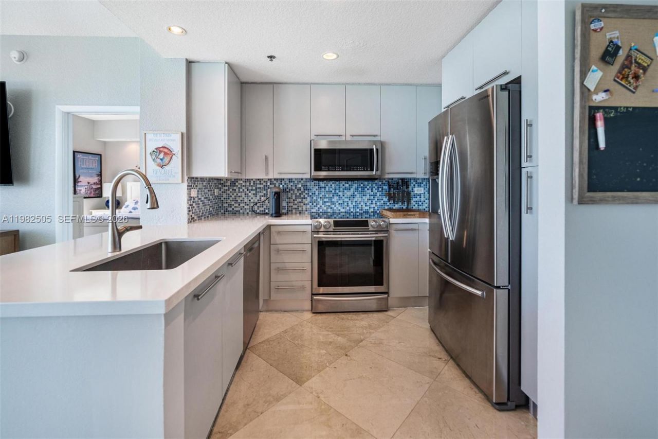 6515 Collins Ave, Unit 1507, Miami Beach, FL 33141 Photo