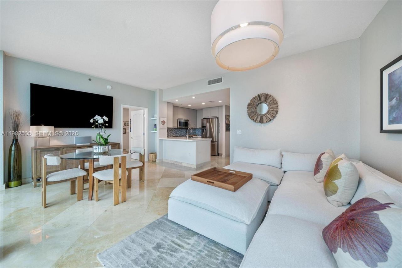6515 Collins Ave, Unit 1507, Miami Beach, FL 33141 Photo