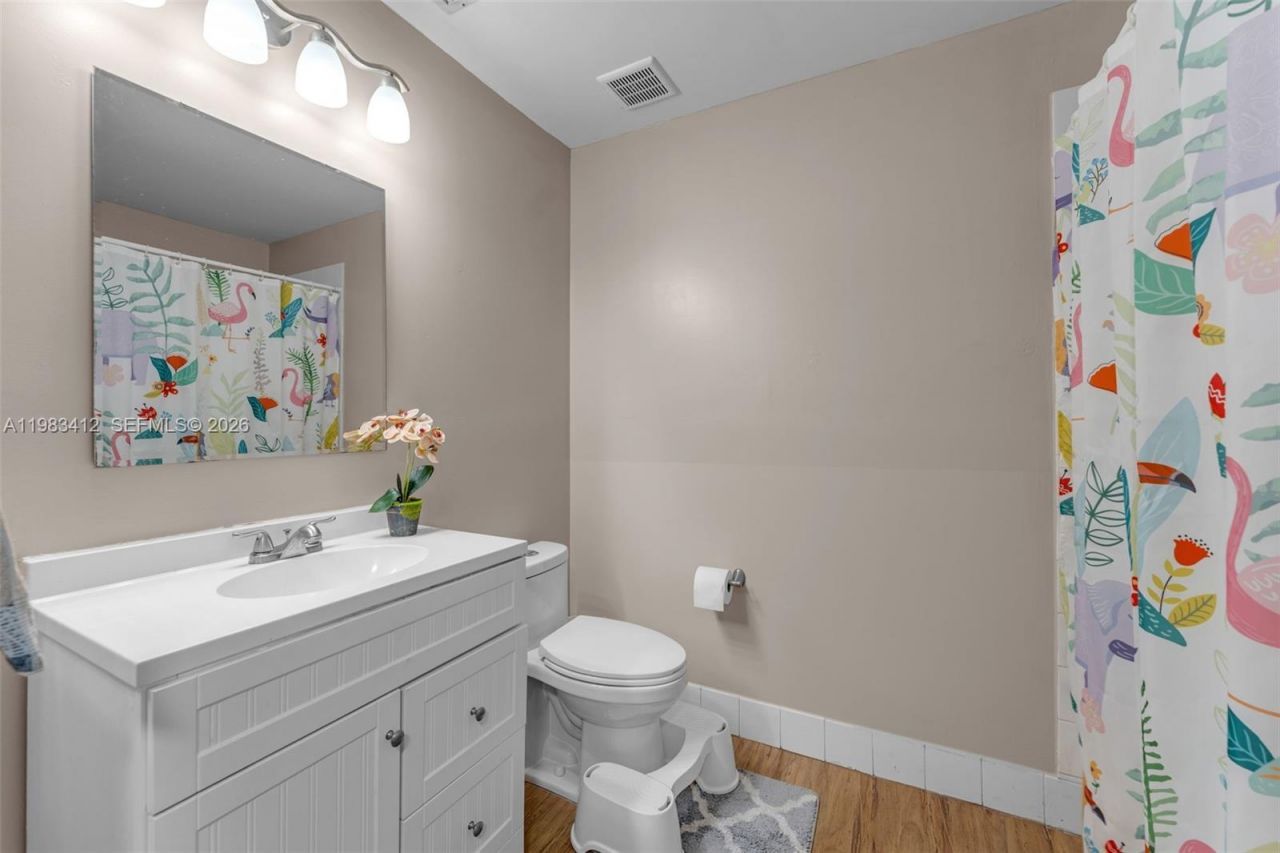 5208 NW 103rd Ave, Doral, FL 33178 Photo