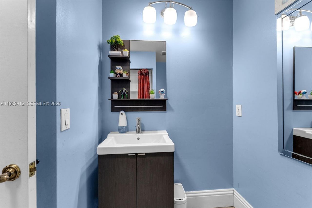 5208 NW 103rd Ave, Doral, FL 33178 Photo