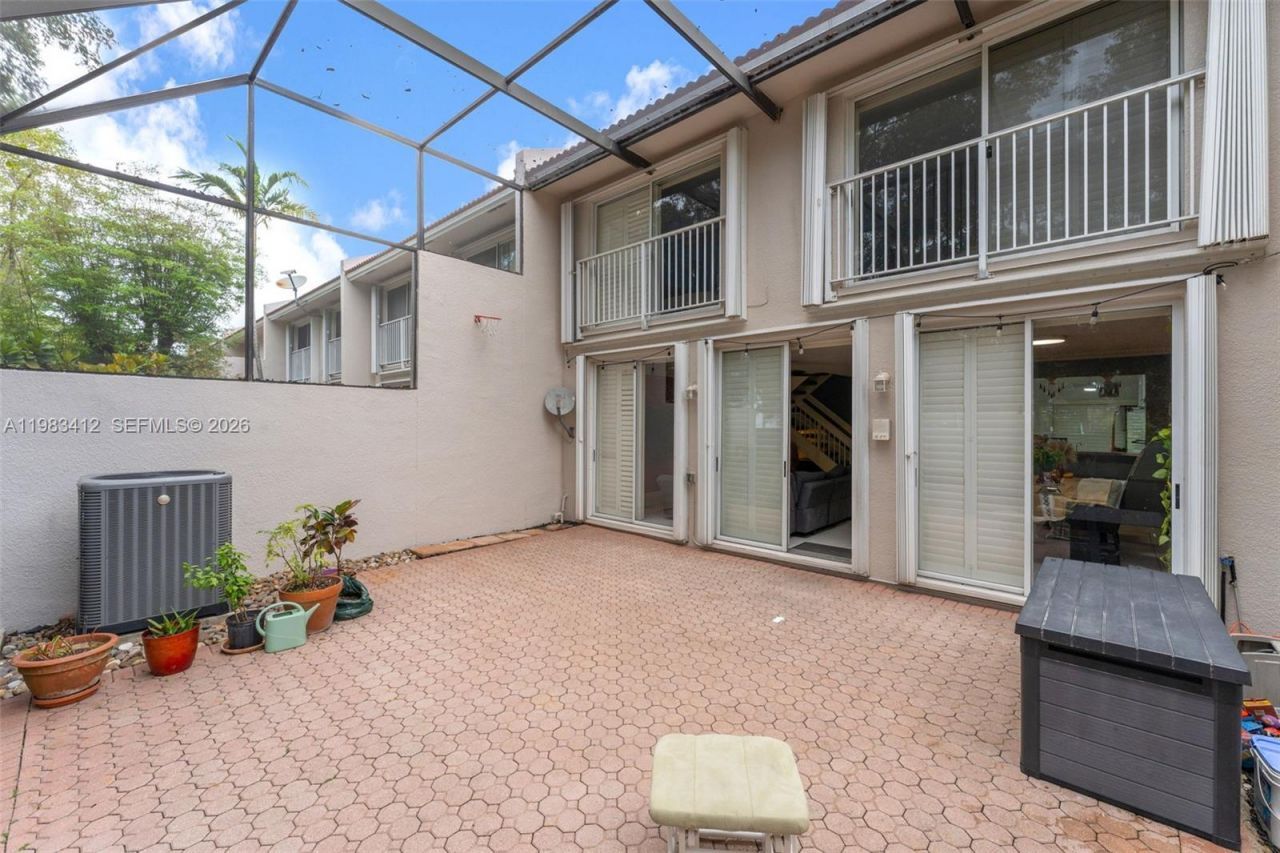 5208 NW 103rd Ave, Doral, FL 33178 Photo