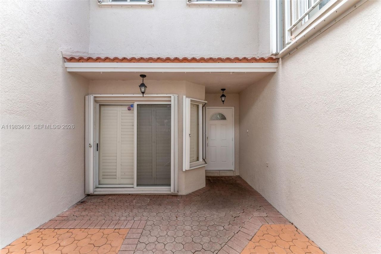 5208 NW 103rd Ave, Doral, FL 33178 Photo