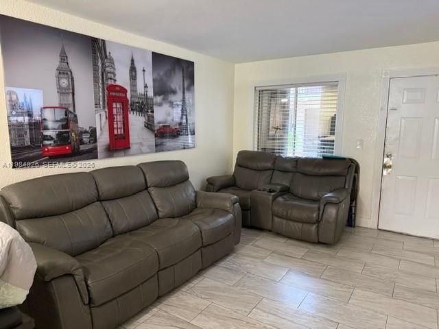 6278 W 22nd Ct, Unit 5, Hialeah, FL 33016 Photo