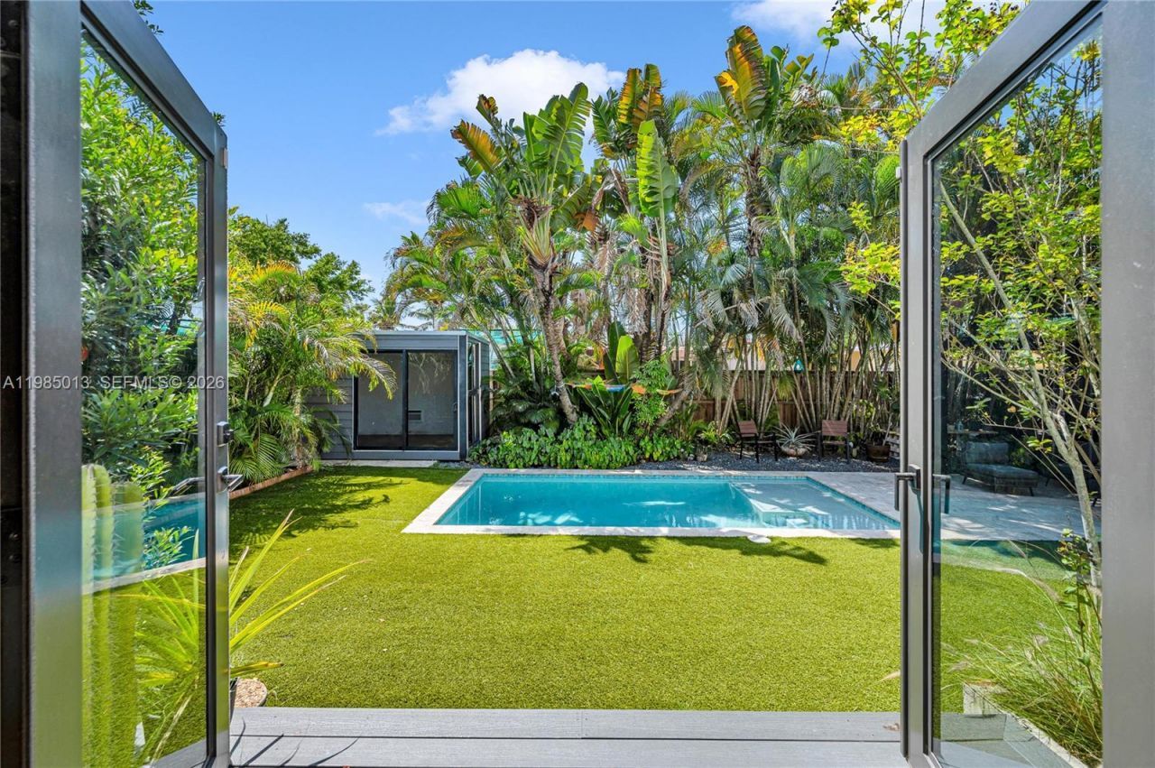 1240 SW 21st St , Miami, FL 33145 Photo