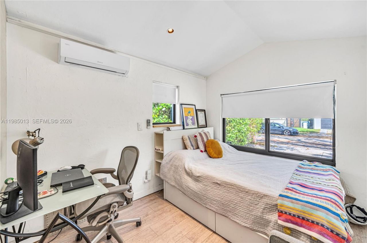 1240 SW 21st St , Miami, FL 33145 Photo