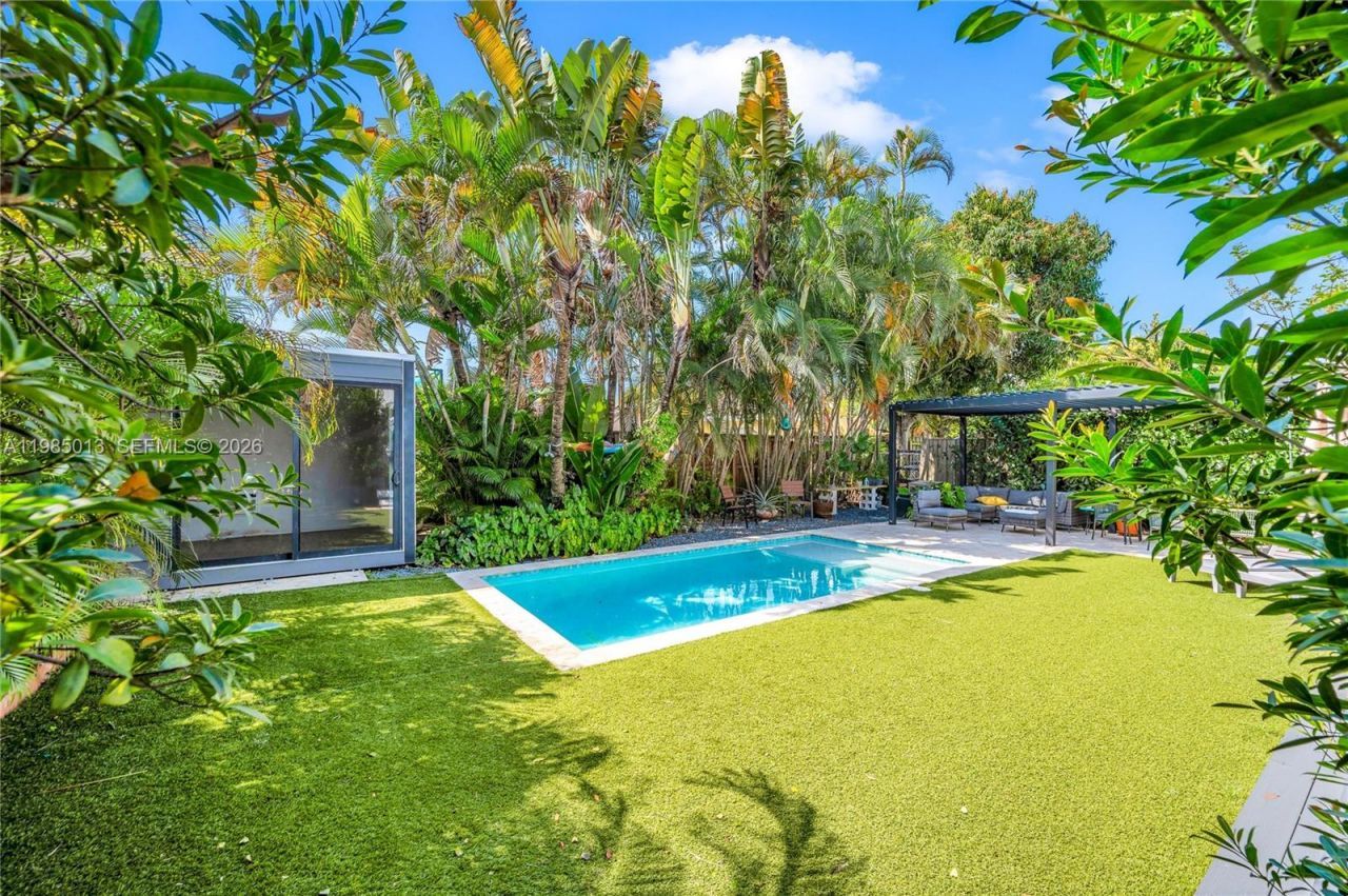 1240 SW 21st St , Miami, FL 33145 Photo