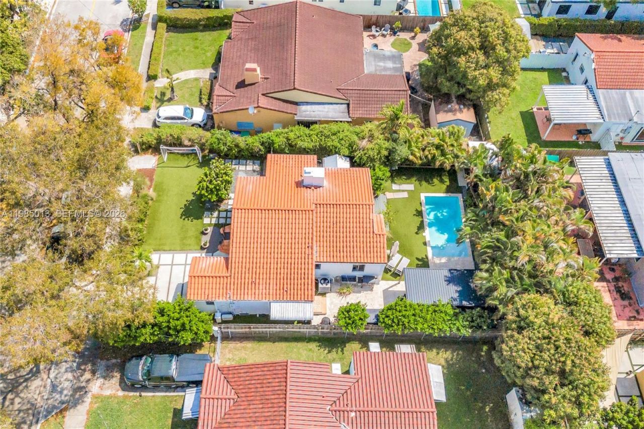 1240 SW 21st St , Miami, FL 33145 Photo