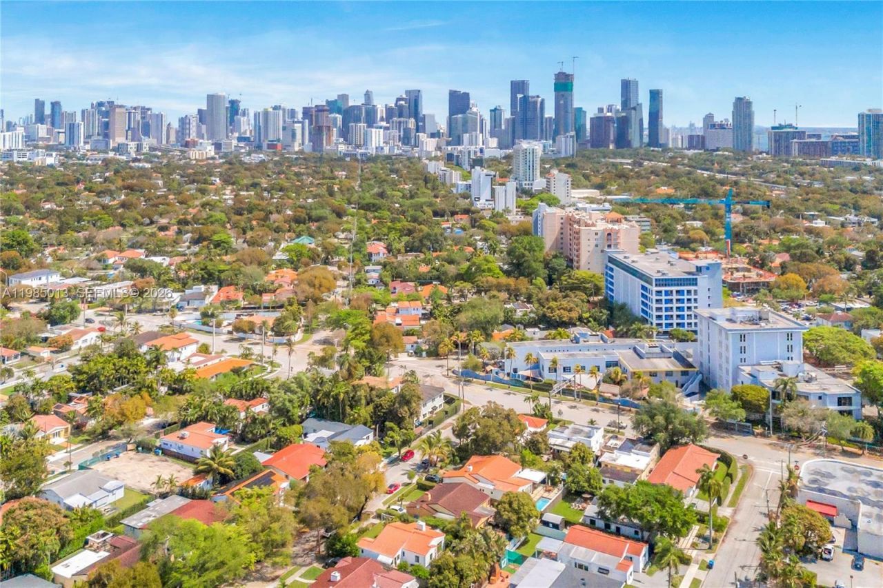 1240 SW 21st St , Miami, FL 33145 Photo