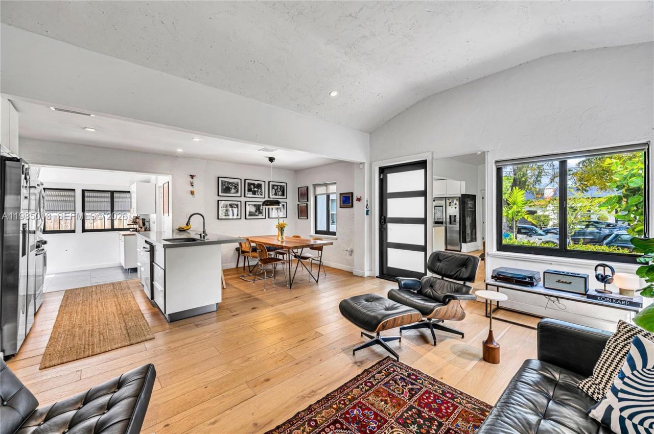 1240 SW 21st St , Miami, FL 33145 Photo