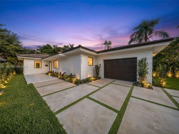 4241 Red Rd , Coral Gables, FL 33155