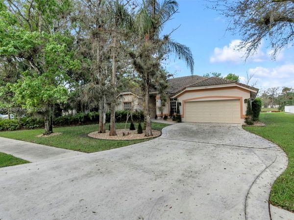 4927 NW 67th Ave, Lauderhill, FL 33319