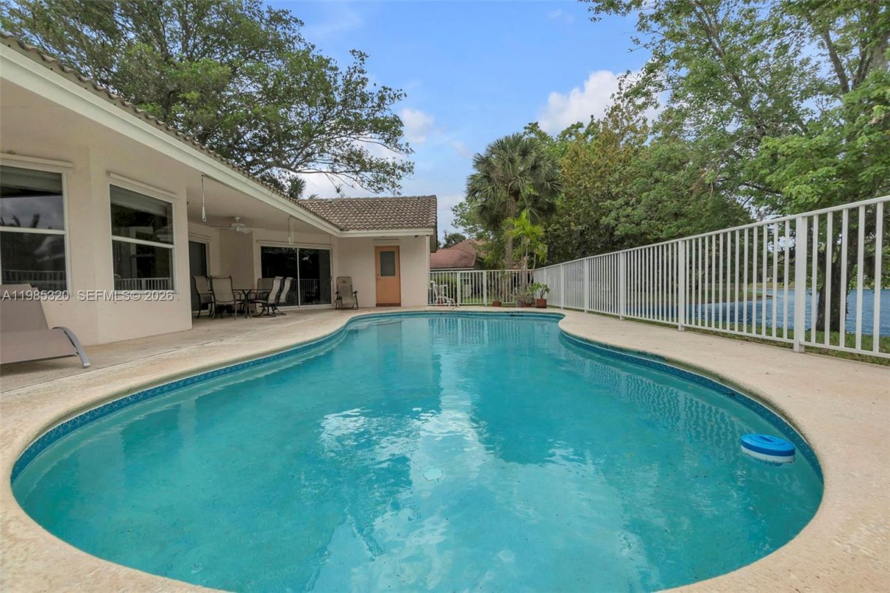 4927 NW 67th Ave, Lauderhill, FL 33319 Photo