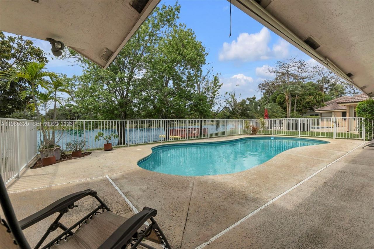 4927 NW 67th Ave, Lauderhill, FL 33319 Photo