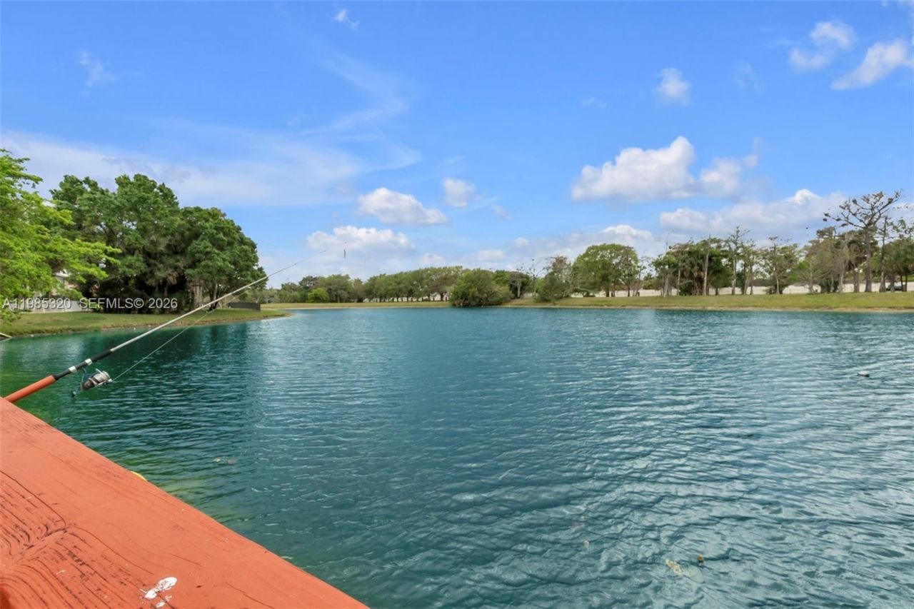 4927 NW 67th Ave, Lauderhill, FL 33319 Photo