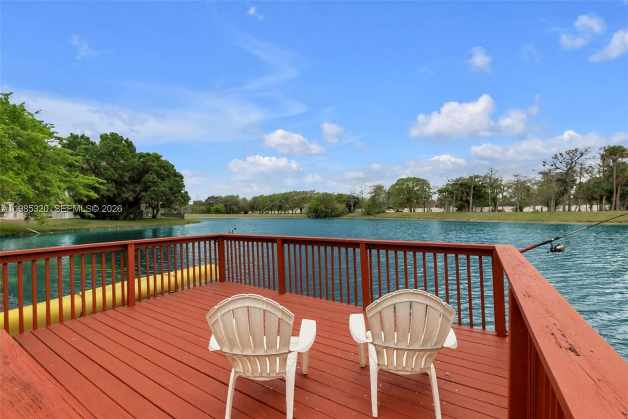 4927 NW 67th Ave, Lauderhill, FL 33319 Photo