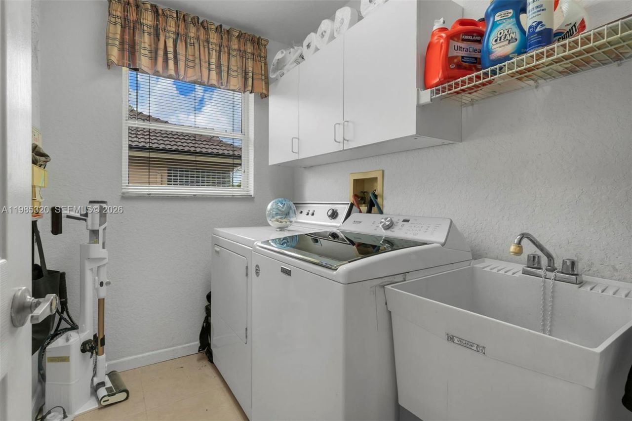 4927 NW 67th Ave, Lauderhill, FL 33319 Photo