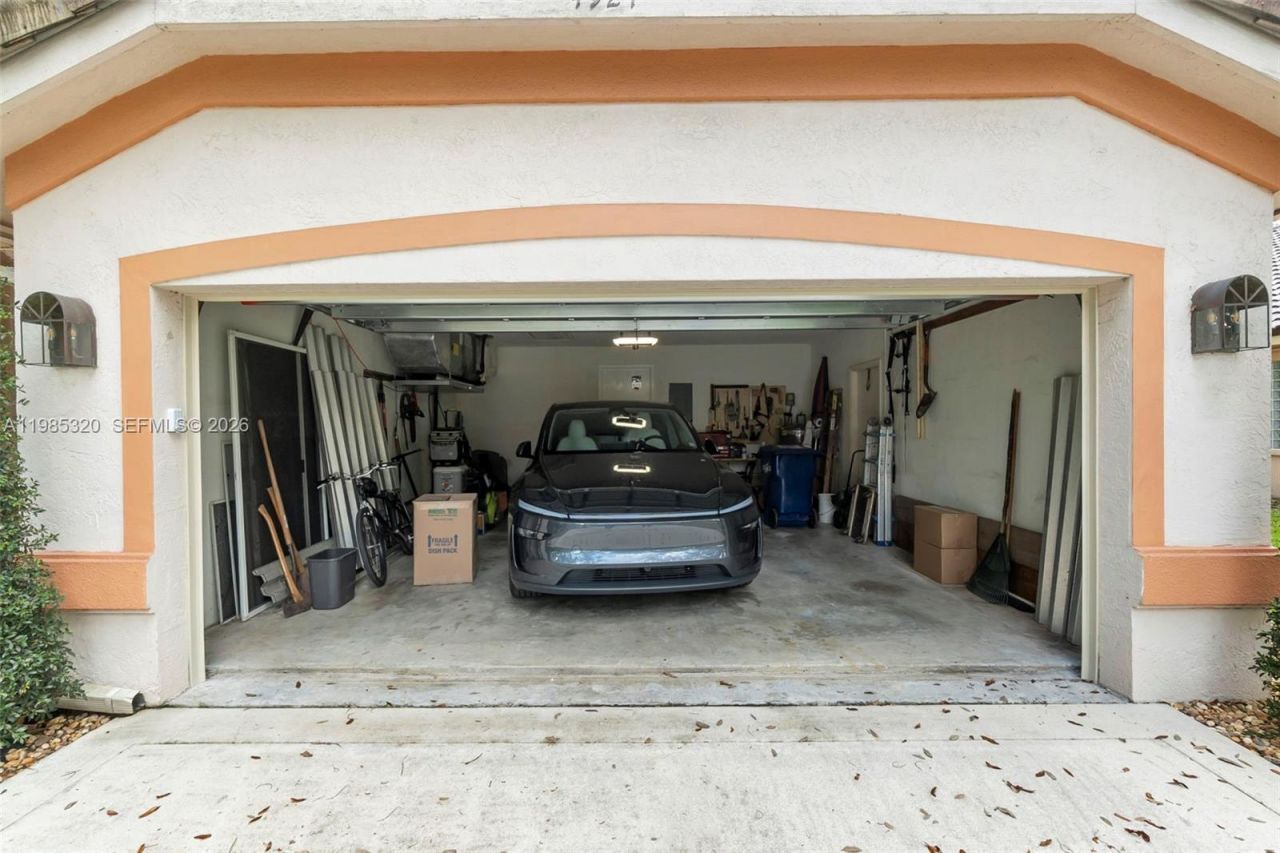 4927 NW 67th Ave, Lauderhill, FL 33319 Photo