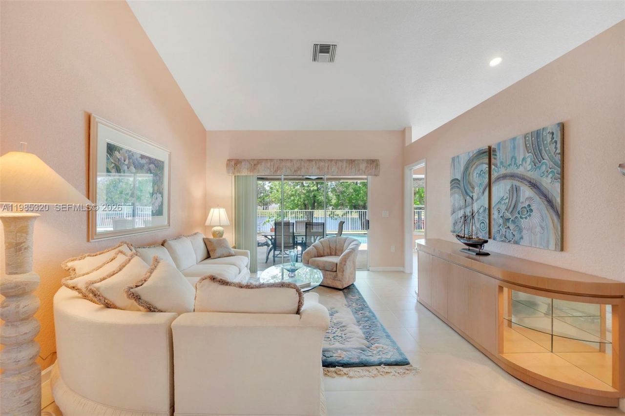 4927 NW 67th Ave, Lauderhill, FL 33319 Photo