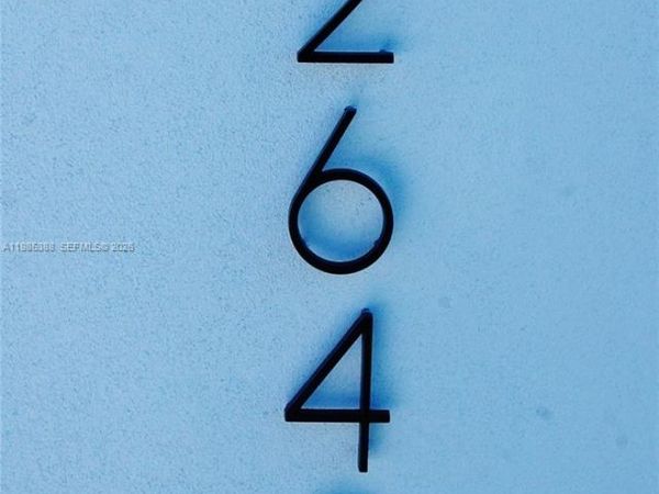 2640 NW 3rd St, Pompano Beach, FL 33069