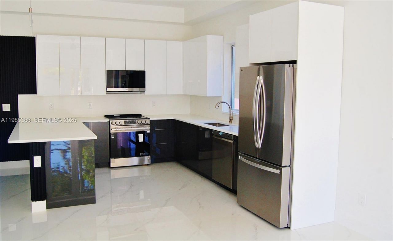 2640 NW 3rd St, Pompano Beach, FL 33069 Photo