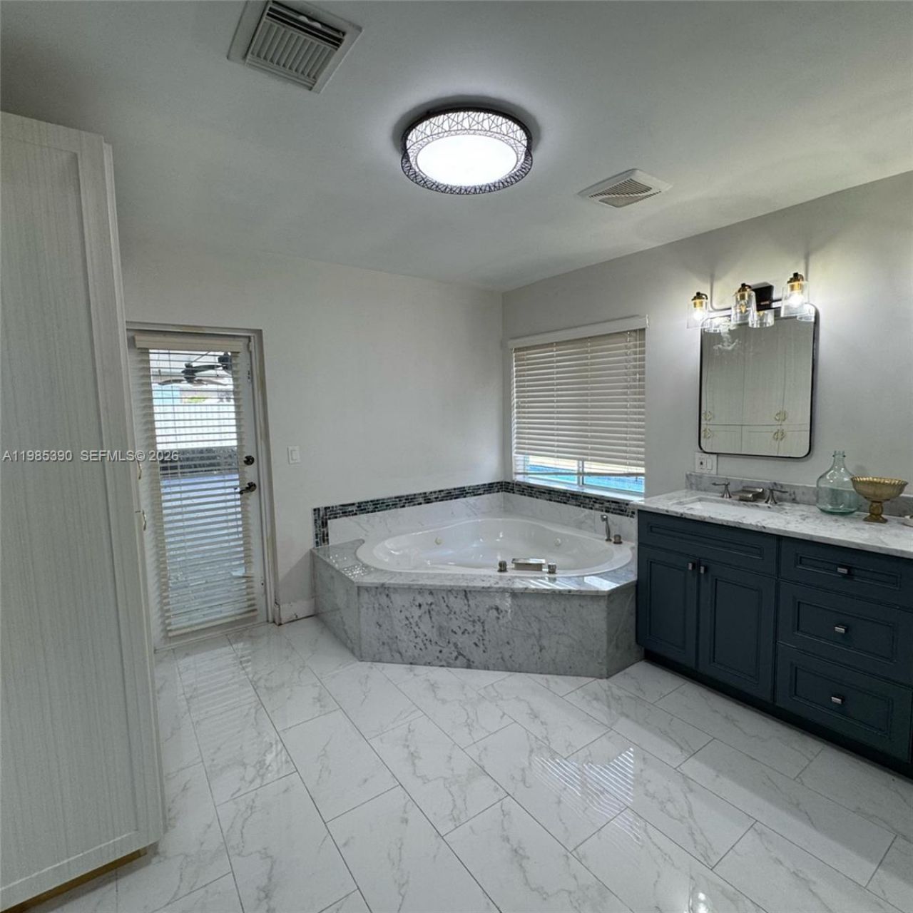 4261 SW 22nd St, Fort Lauderdale, FL 33317 Photo