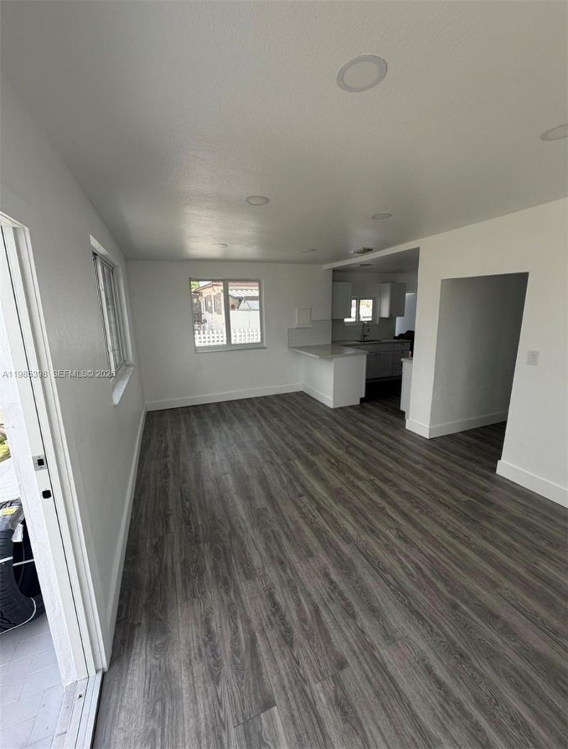 1637 NW 31st Ave, Unit ., Miami, FL 33125 Photo