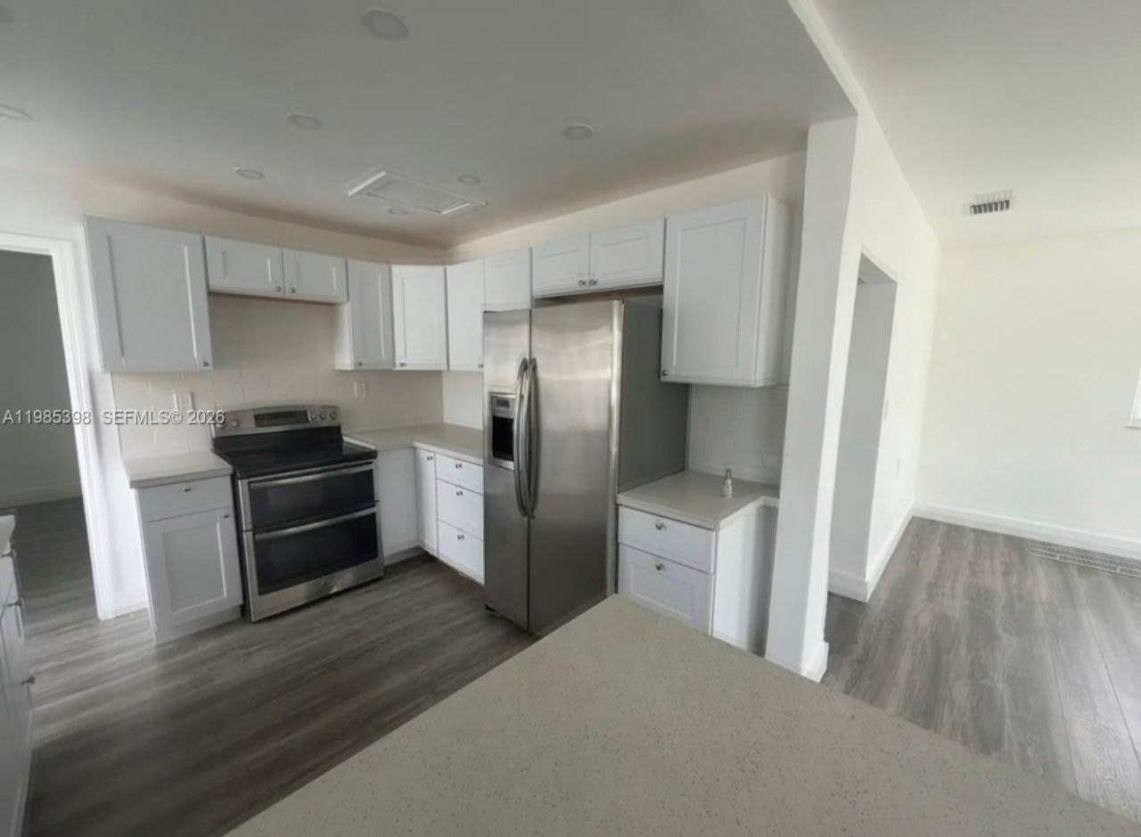 1637 NW 31st Ave, Unit ., Miami, FL 33125 Photo