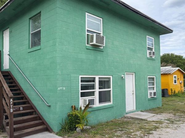 2206 Delaware Avenue, Fort Pierce, FL 34950