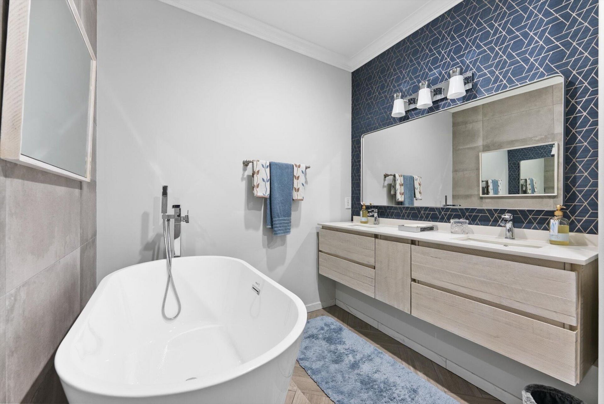 352 NE 7th Avenue, Fort Lauderdale, FL 33301 Photo