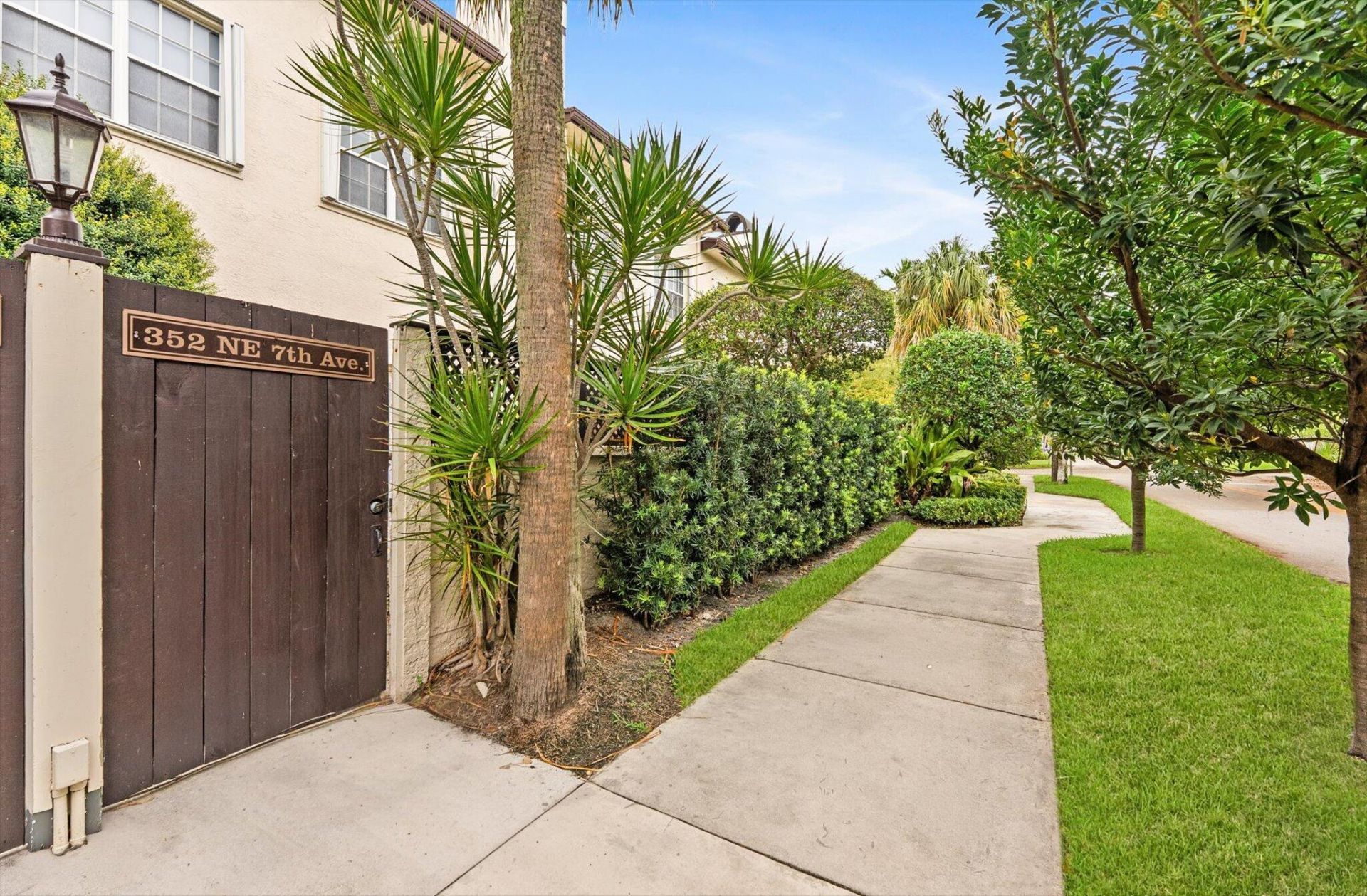 352 NE 7th Avenue, Fort Lauderdale, FL 33301 Photo