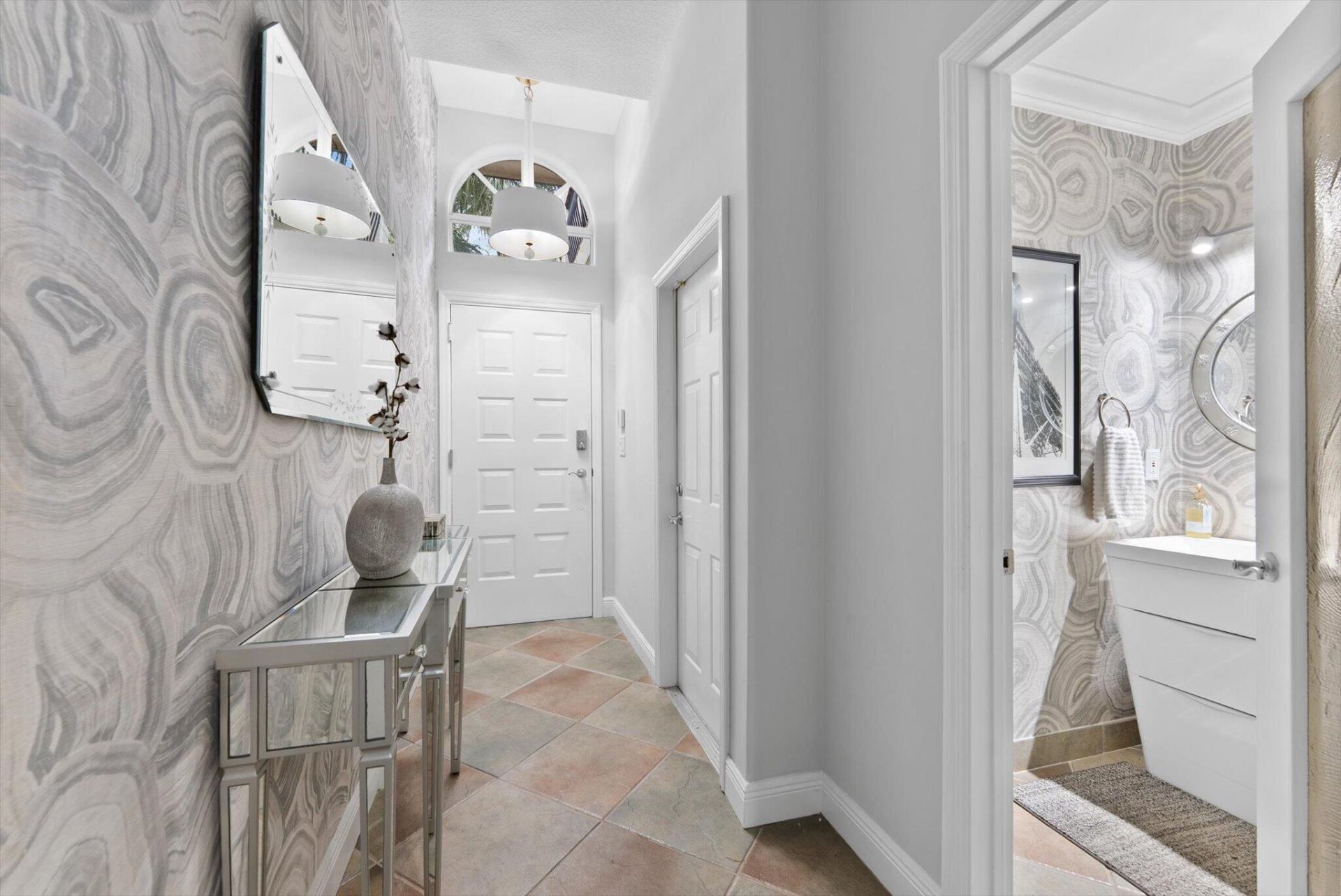 352 NE 7th Avenue, Fort Lauderdale, FL 33301 Photo