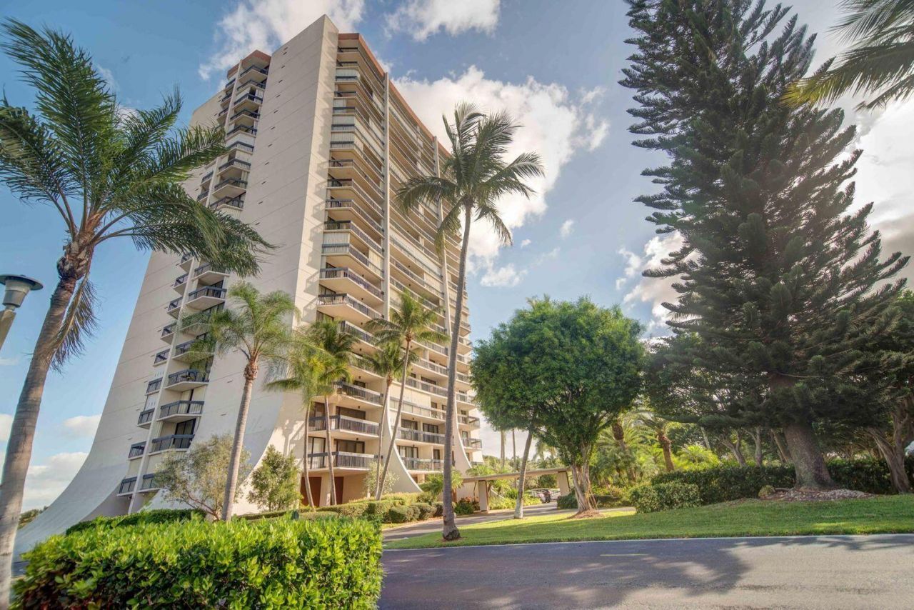 2400 Presidential Way, Unit 1706, West Palm Beach, FL 33401 Photo