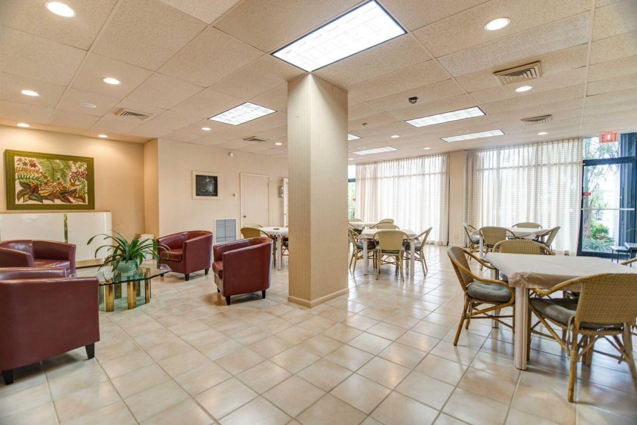 2400 Presidential Way, Unit 1706, West Palm Beach, FL 33401 Photo