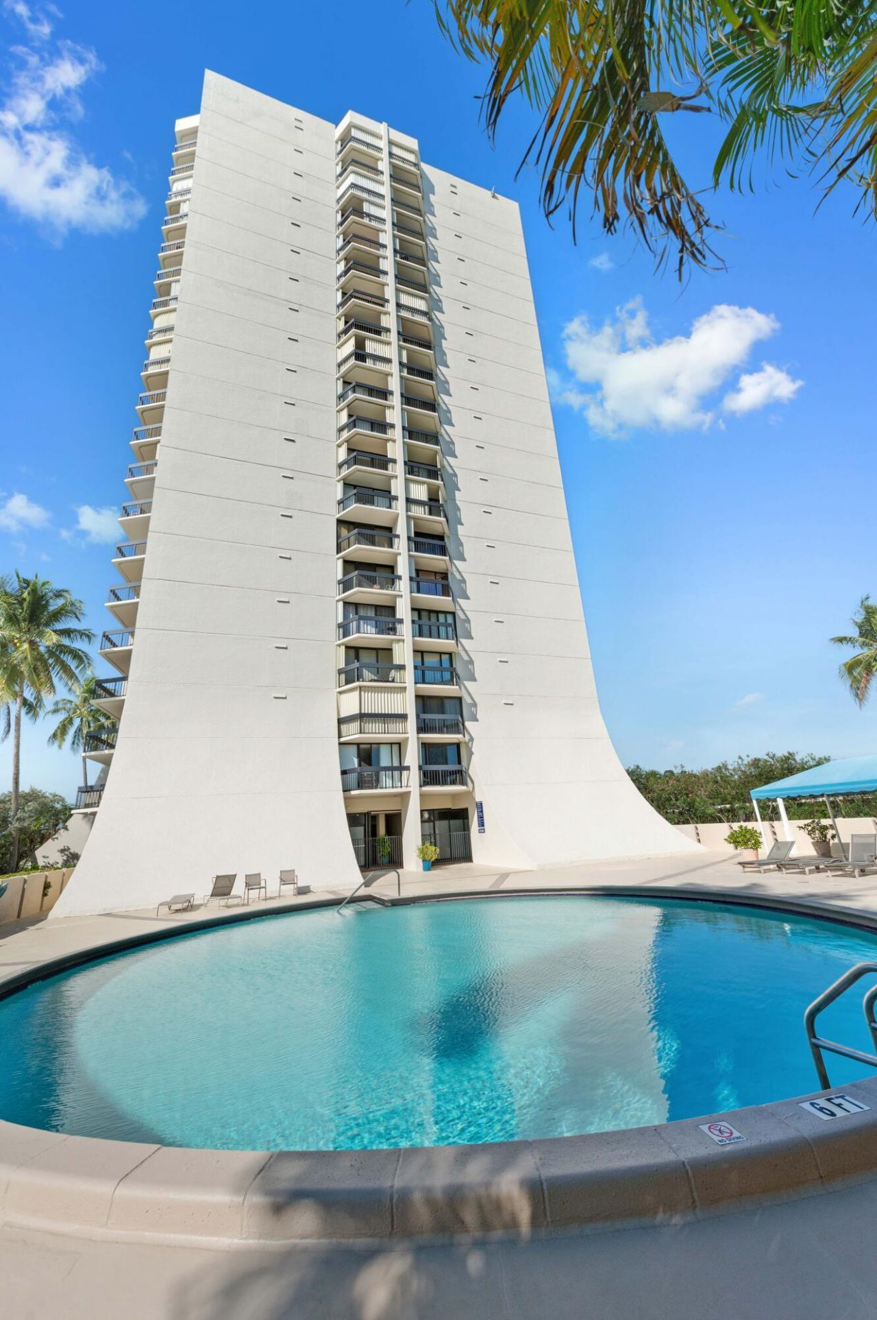 2400 Presidential Way, Unit 1706, West Palm Beach, FL 33401 Photo