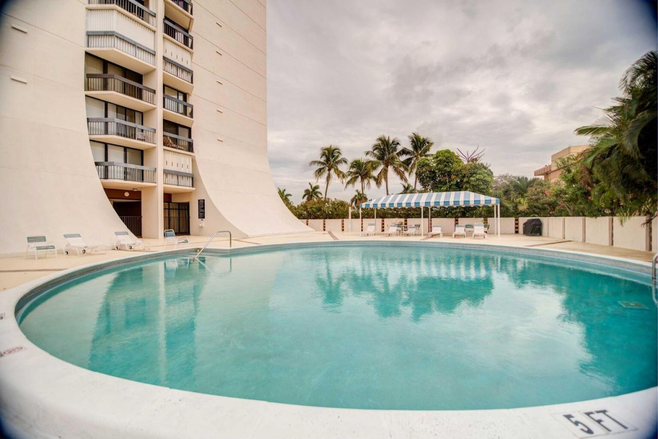 2400 Presidential Way, Unit 1706, West Palm Beach, FL 33401 Photo