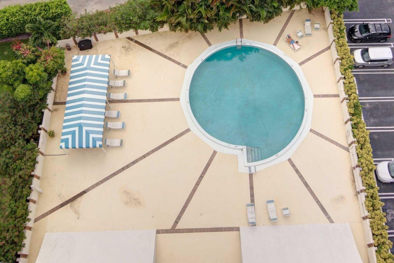 2400 Presidential Way, Unit 1706, West Palm Beach, FL 33401 Photo