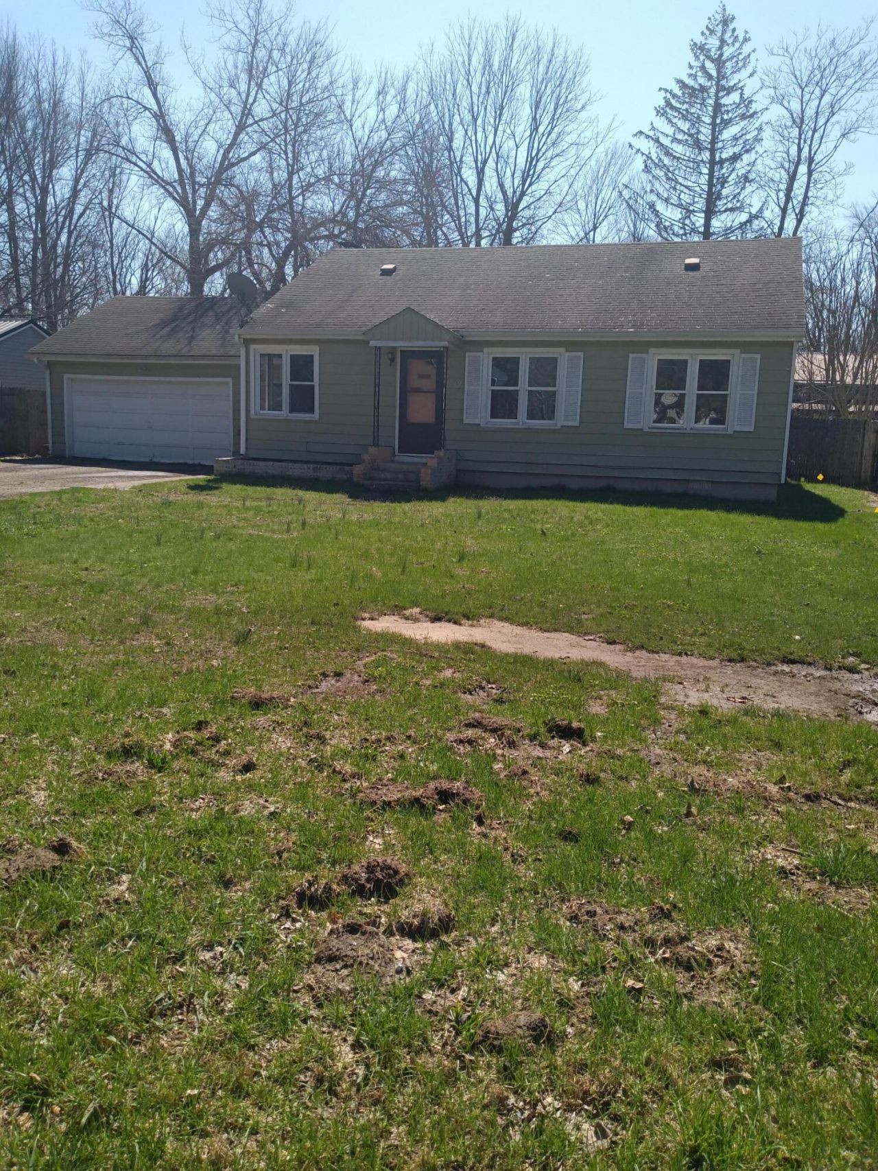 229 W High Street, Bangor, MI 49013 Main Photo