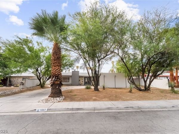 1607 Silver Mesa Way , Las Vegas, NV 89169