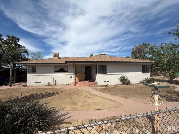 1320 El Serento Drive, Bakersfield, CA 93306