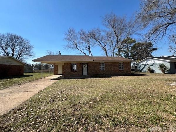 205 Lynn , Caraway, AR 72419