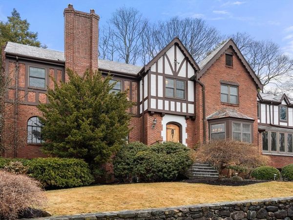 17 Lancaster Rd, Newton, MA 02458