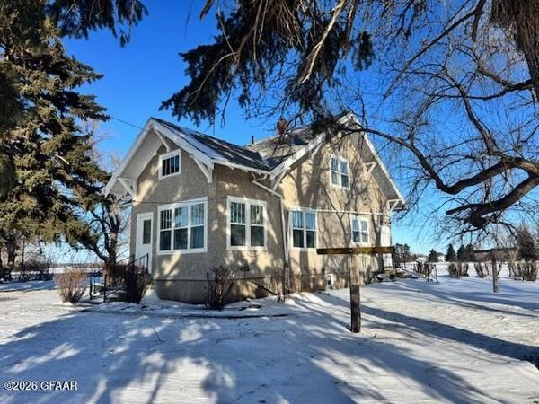407 MAIN Street E, Cavalier, ND 58220