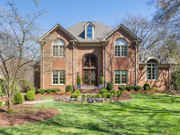 912 Calloway Dr, Brentwood, TN 37027